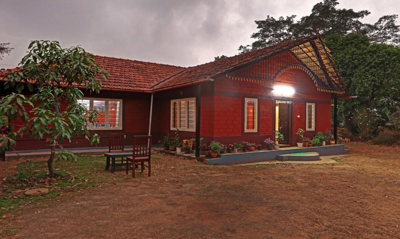 Hotel Allaranda Homestay マディケーリ エクステリア 写真