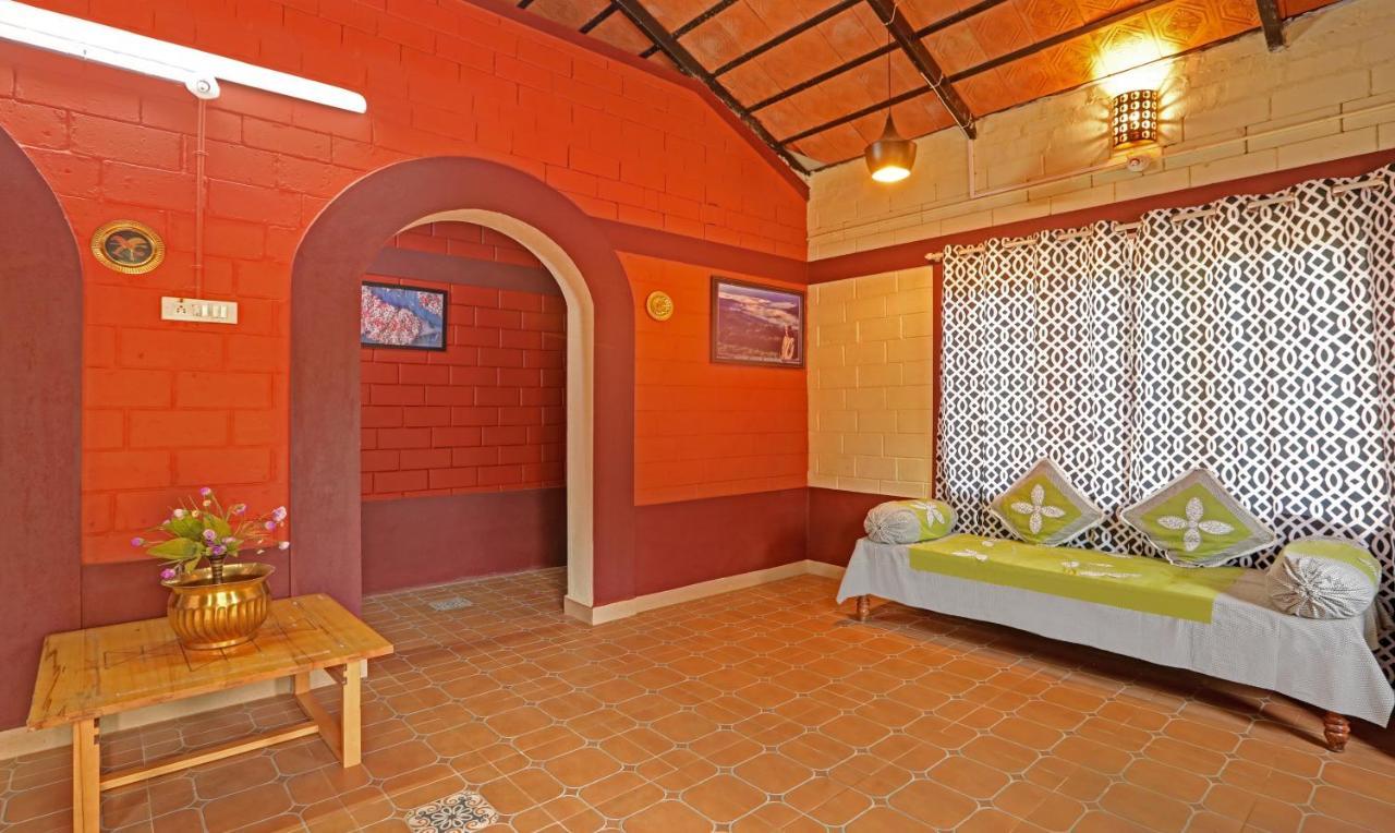 Hotel Allaranda Homestay マディケーリ エクステリア 写真